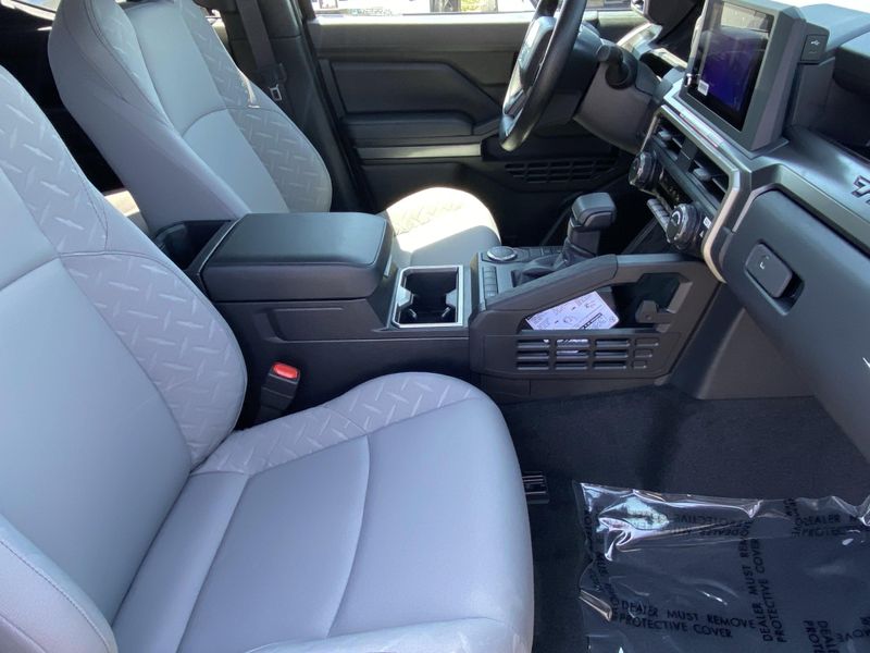 New 2025 Toyota Tacoma SR5Image 10