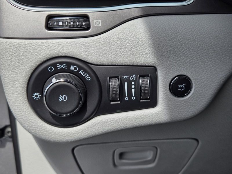 Used 2022 Jeep Cherokee Latitude Lux 4x4