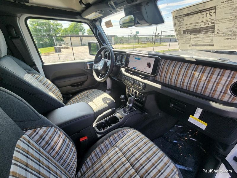 New 2026 Jeep Wrangler 4-door 85th Anniversary Edition