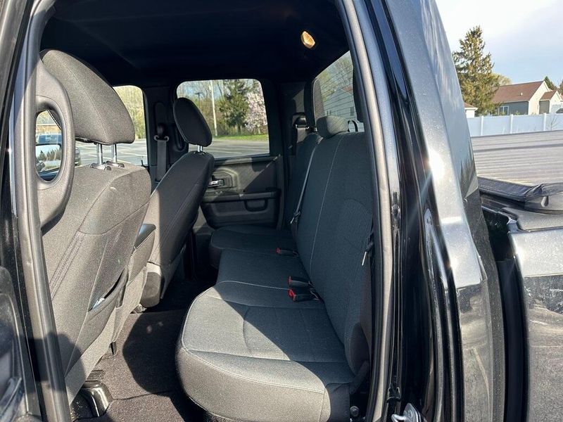 2022 RAM 1500 Classic WarlockImage 16