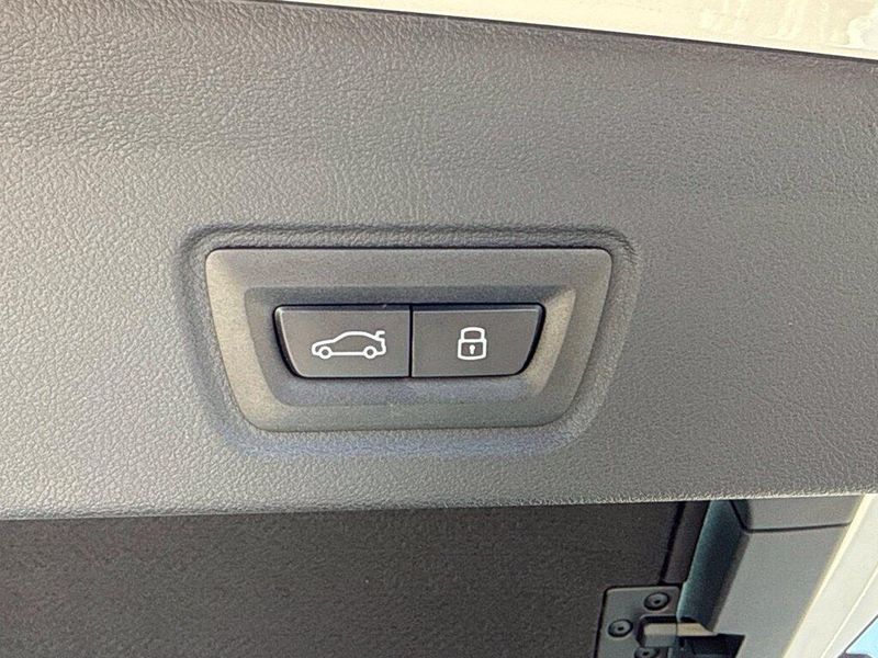 Used 2026 BMW i4 eDrive40Image 17
