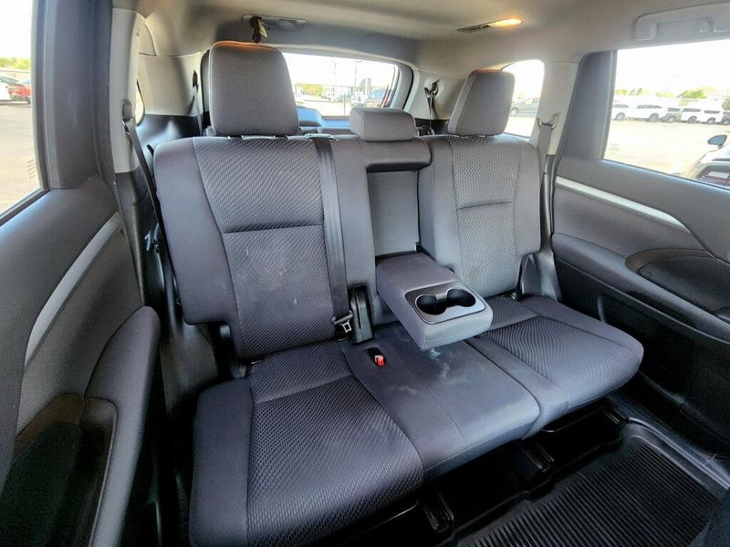 Used 2019 Toyota Highlander LE