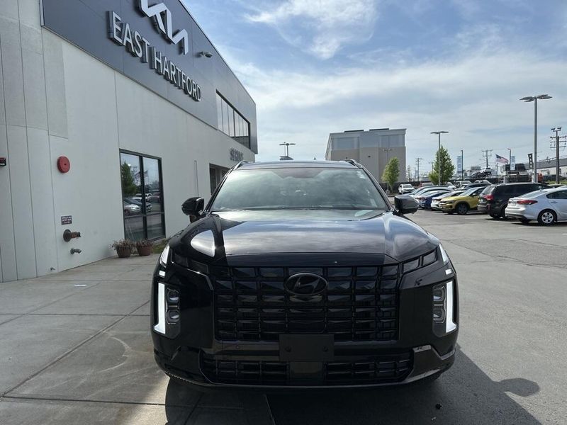 2024 Hyundai Palisade Calligraphy Night EditionImage 2
