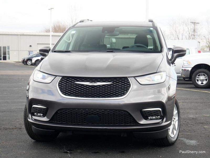 Used 2022 Chrysler Pacifica Touring L