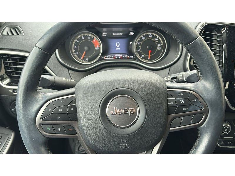 Used 2020 Jeep Cherokee LimitedImage 9