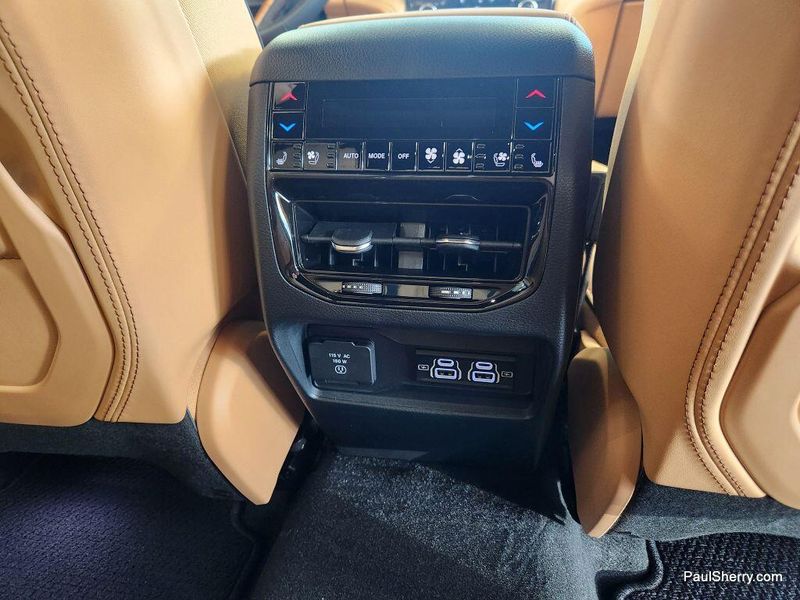 New 2025 Jeep Grand Cherokee Summit Reserve 4x4Image 41