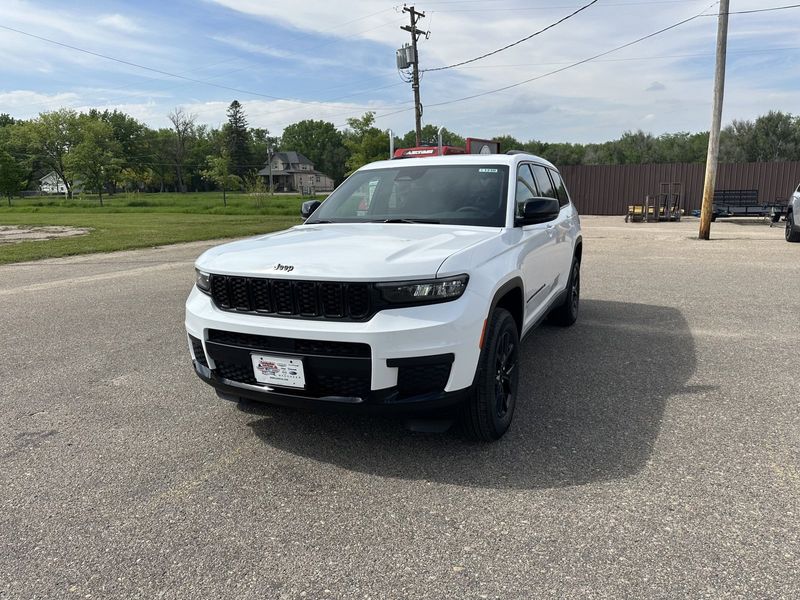 2024 Jeep Grand Cherokee L Altitude X 4x4Image 4