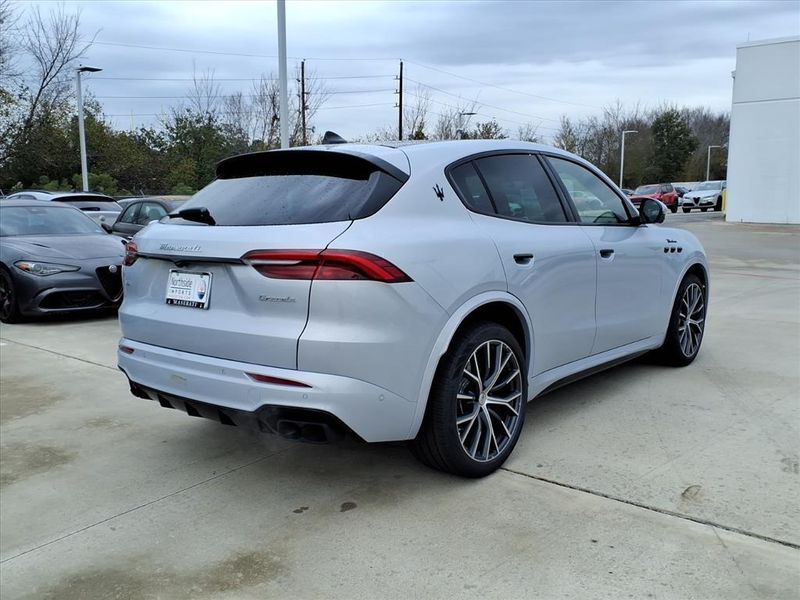 New 2026 Maserati Grecale ModenaImage 7