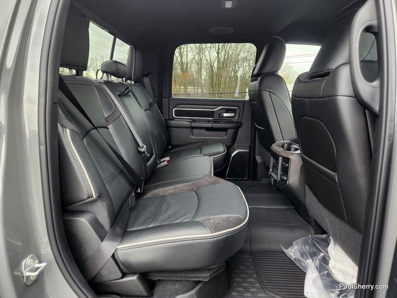 New 2026 RAM 3500 Laramie Crew Cab 4x4 6'4' Box