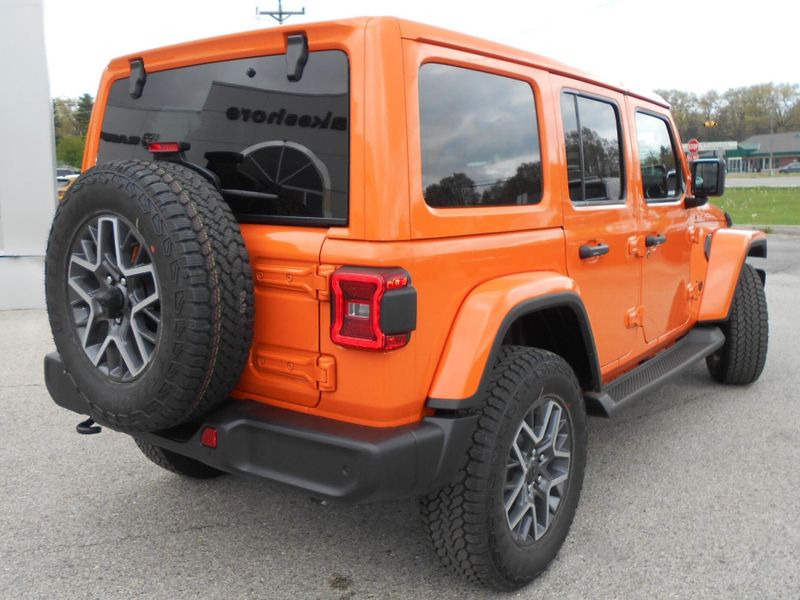 2025 Jeep Wrangler 4-door SaharaImage 28