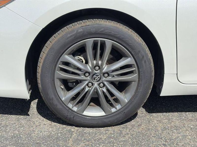 Used 2017 Toyota Camry XLEImage 10