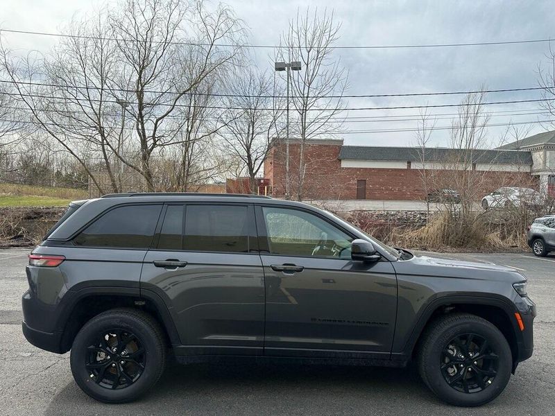 2025 Jeep Grand Cherokee Altitude X 4x4Image 7