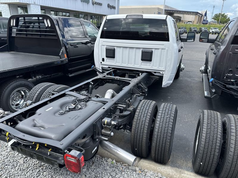 New 2025 RAM 3500 Tradesman Crew Cab Chassis 4x4 60