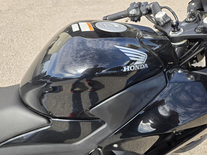 USED 2015 HONDA CBR 300R Image 10
