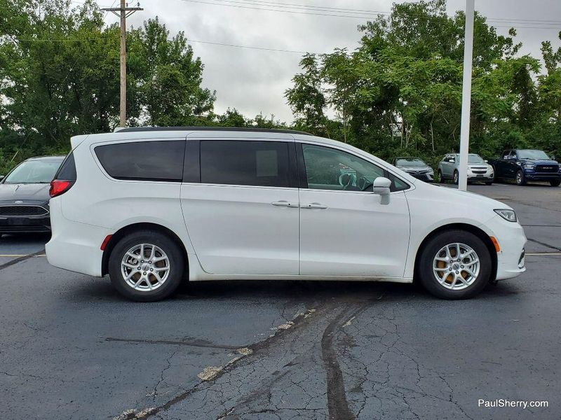 2022 Chrysler Pacifica Touring LImage 8