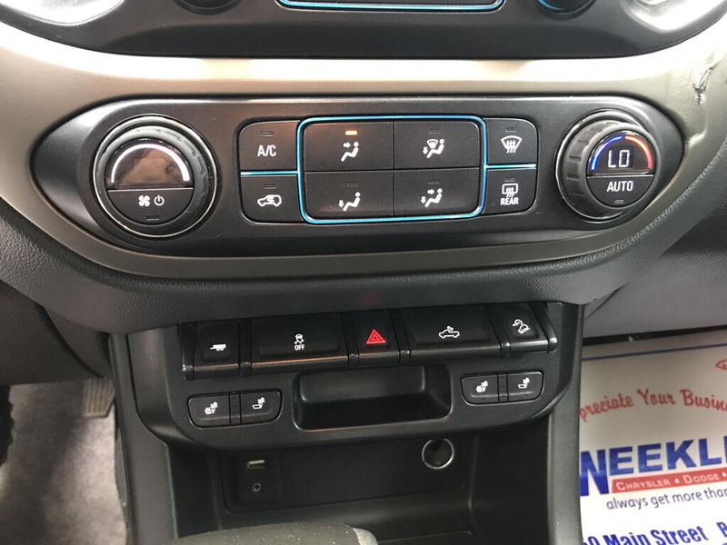 Used 2015 Chevrolet Colorado 4WD Z71Image 10