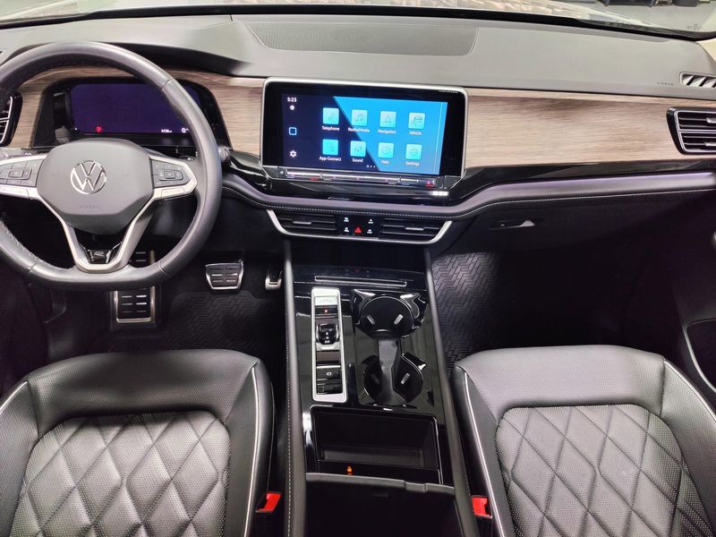 Used 2025 Volkswagen Atlas SEL Premium AWD R-Line w/Sunroof/NavImage 26