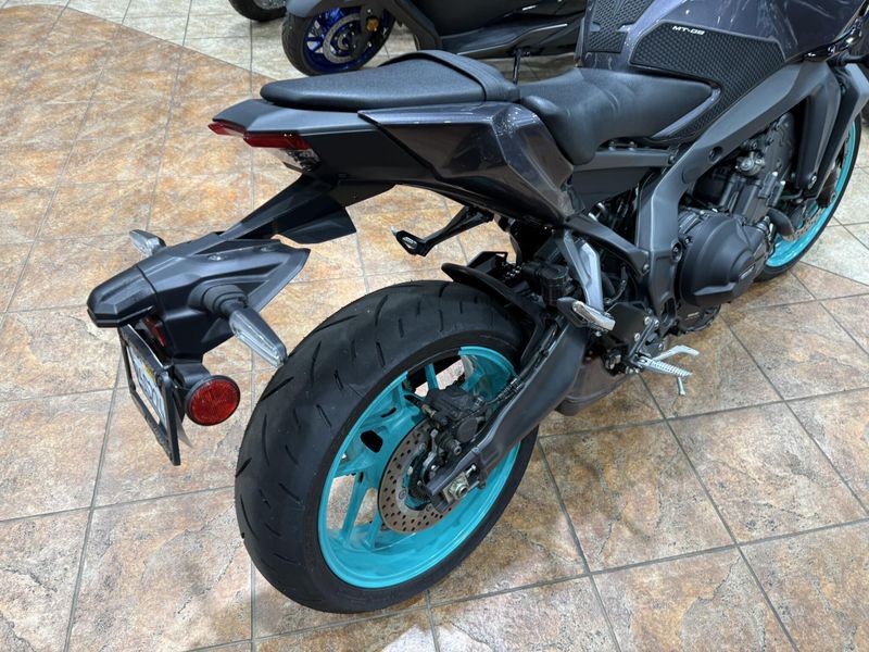 2024 Yamaha MT-09 Image 3