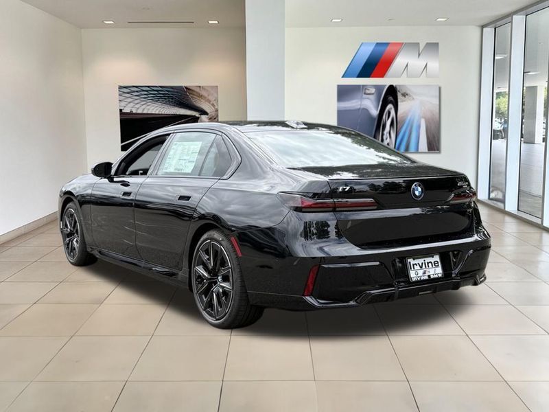 2025 BMW i7 eDrive50Image 8