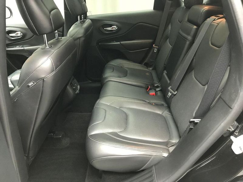 Used 2015 Jeep Cherokee LimitedImage 9