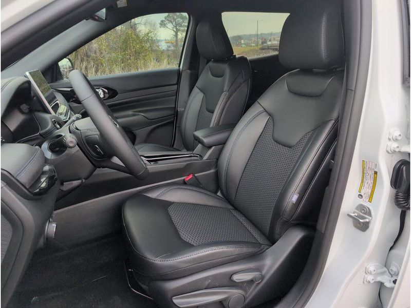 New 2026 Jeep Compass Latitude Altitude 4x4Image 10