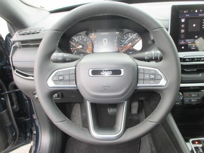 New 2026 Jeep Compass Latitude Altitude 4x4Image 18