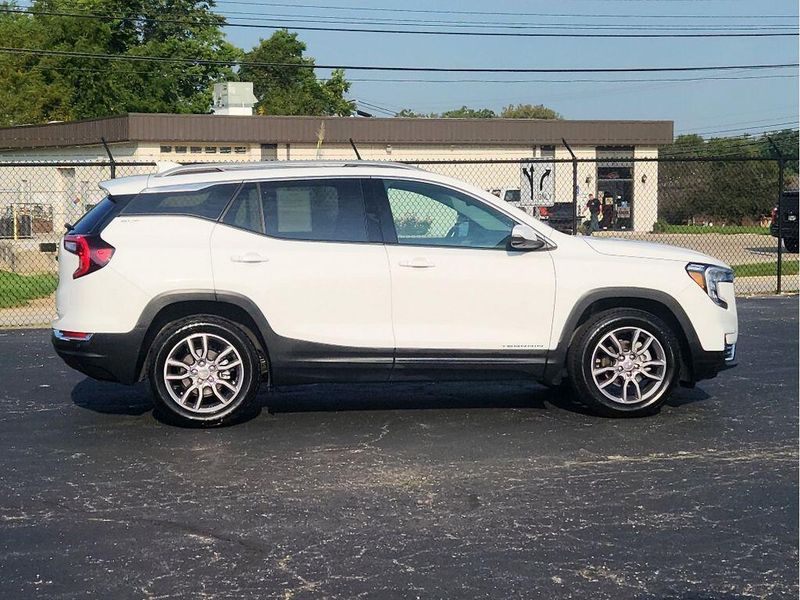 Used 2024 GMC Terrain SLT