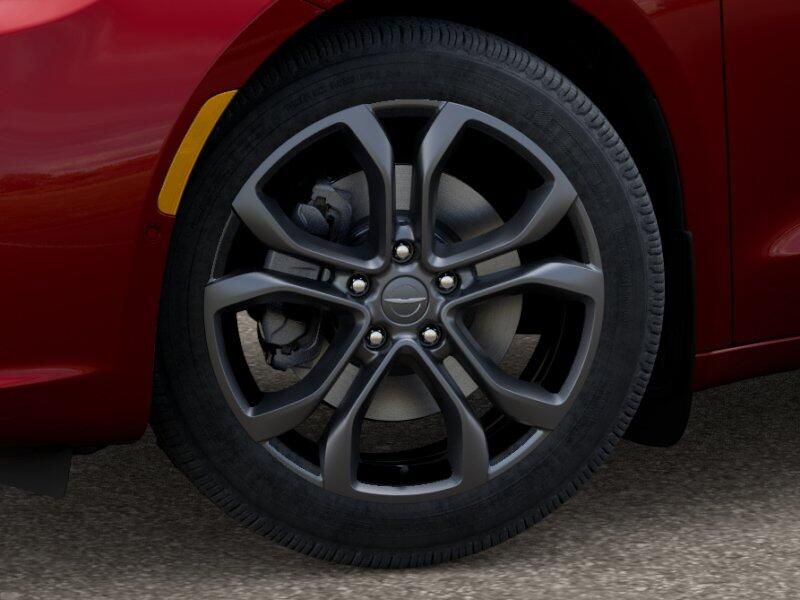 2026 Chrysler Pacifica photo 2