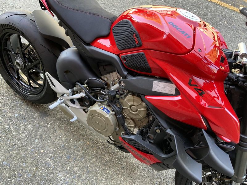 2024 Ducati Streetfighter V4 S