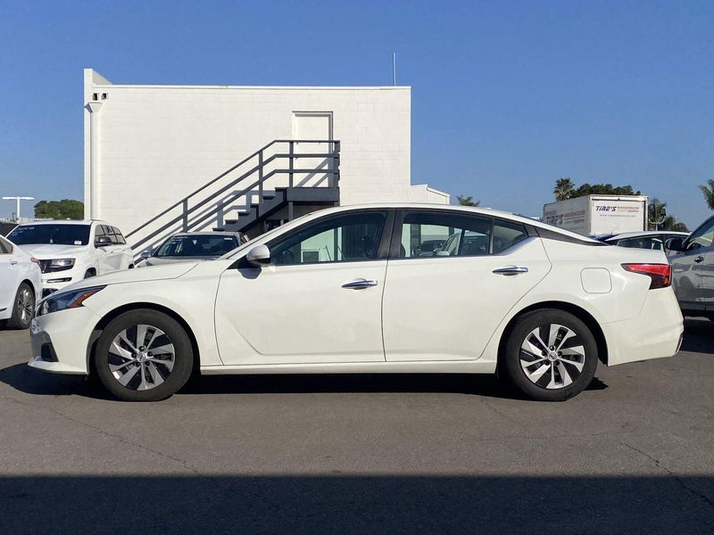 2020 Nissan Altima Image 2