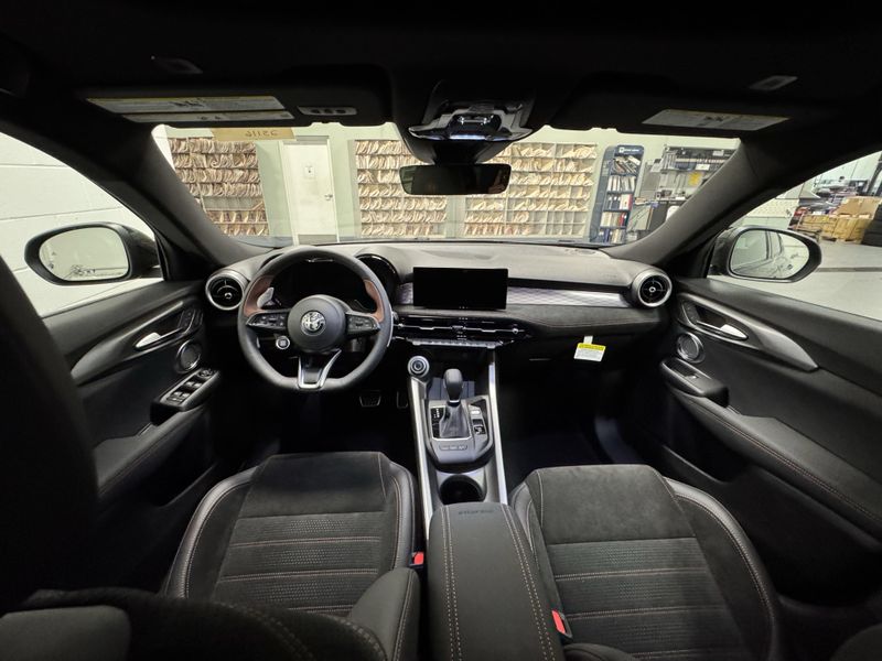 New 2025 Alfa Romeo Tonale Intensa Hybrid EawdImage 16
