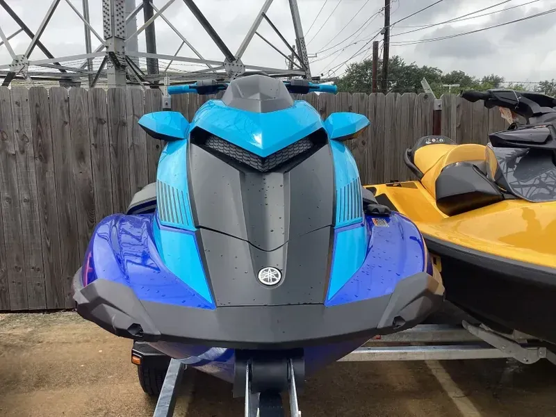 2023 Yamaha GP1800R HO WITH AUDIO AZURE BLUE AND CYAN Image 3