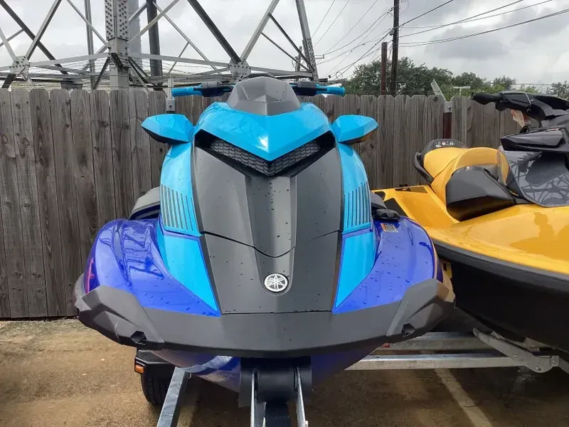 2023 Yamaha GP1800R HO WITH AUDIO AZURE BLUE AND CYAN Image 4