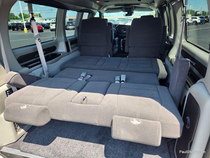 Used 2019 Chevrolet Express 2500 Image 16