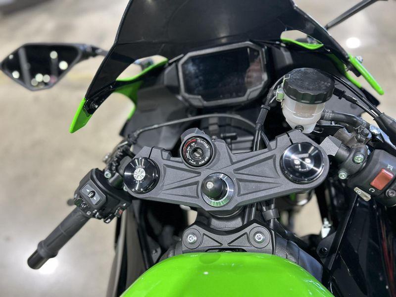 Used 2024 Kawasaki NINJA ZX-6R KRT Image 11