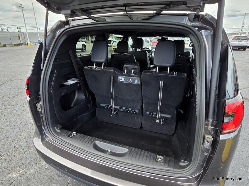 Used 2021 Chrysler Pacifica Touring L S