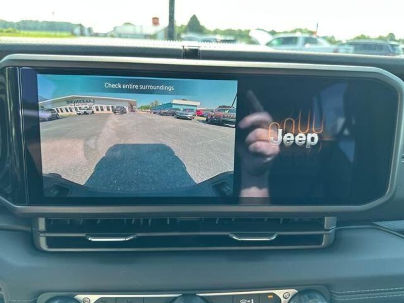 2025 Jeep Gladiator High Tide 4x4