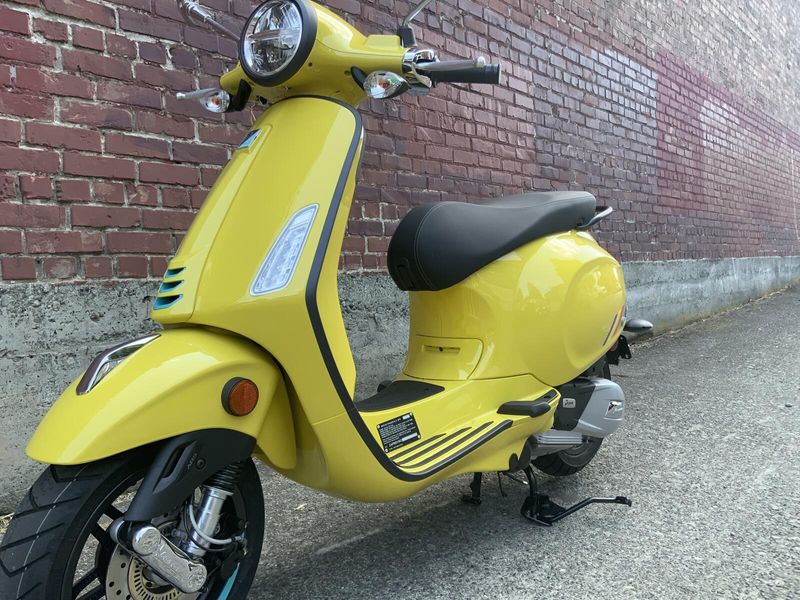 New 2024 Vespa PRIMAVERA 150 SPORT 