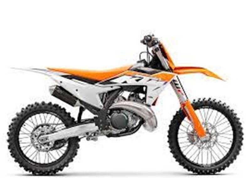 2024 KTM XC 125 in a Orange exterior color. New England Powersports 978 338-8990 pixelmotiondemo.com 