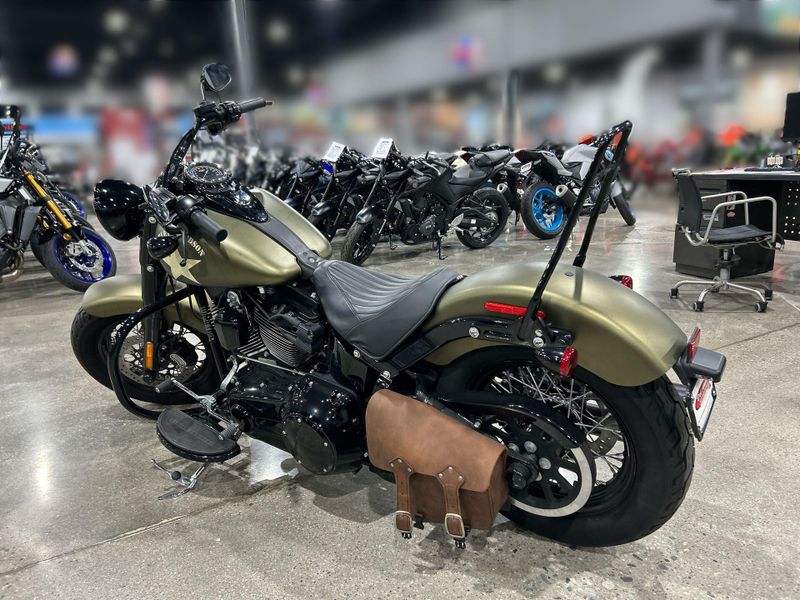2016 Harley-Davidson SOFTAIL SLIM Image 11