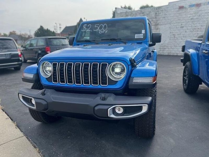 New 2025 Jeep Wrangler 4-door SaharaImage 1