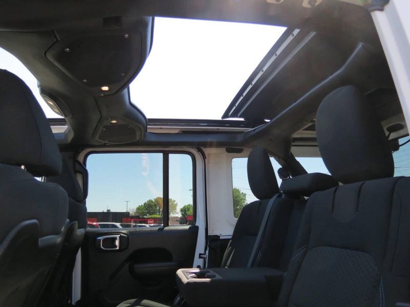 Used 2025 Jeep Wrangler 4xE Rubicon 4x4 4dr SUVImage 17