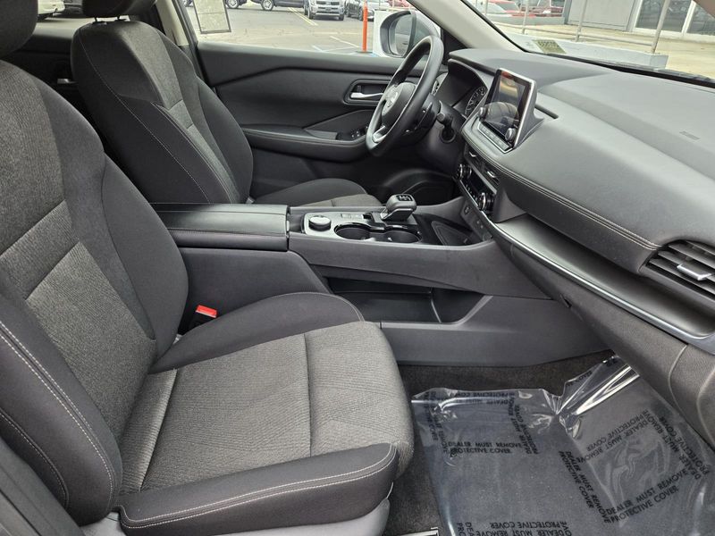 Used 2024 Nissan Rogue AWD SV