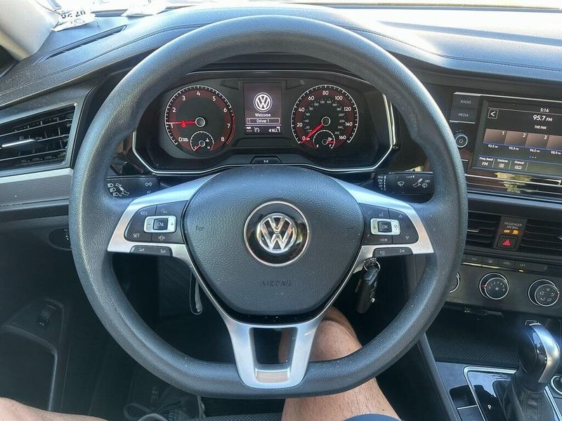 2019 Volkswagen Jetta 1.4T S photo 2