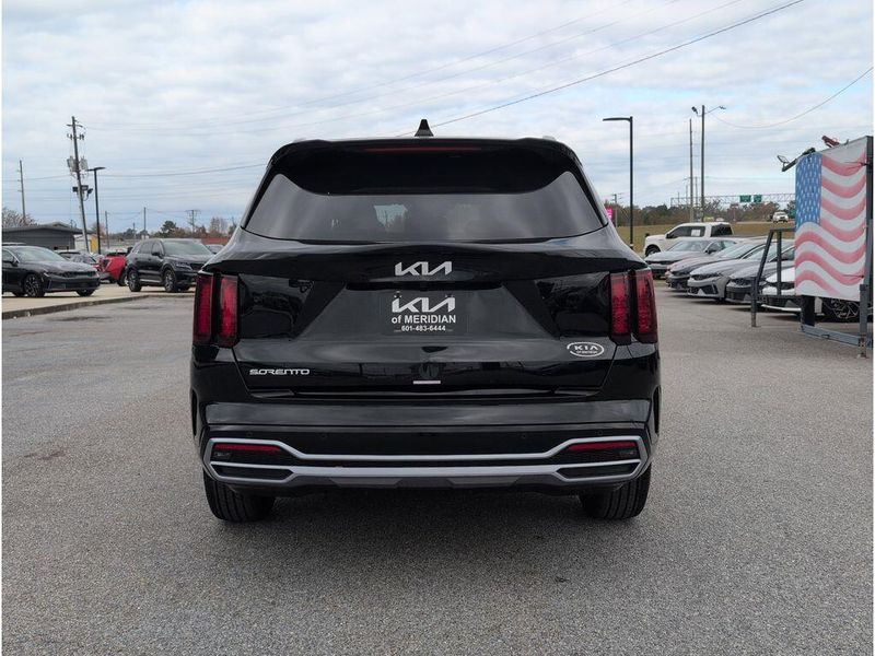 Used 2023 Kia Sorento SImage 4