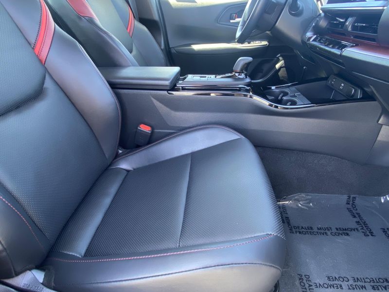 2024 Toyota Prius Prime XSEImage 12