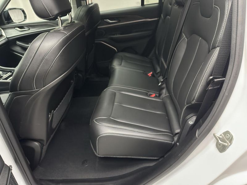 Used 2023 Jeep Grand Cherokee LimitedImage 14