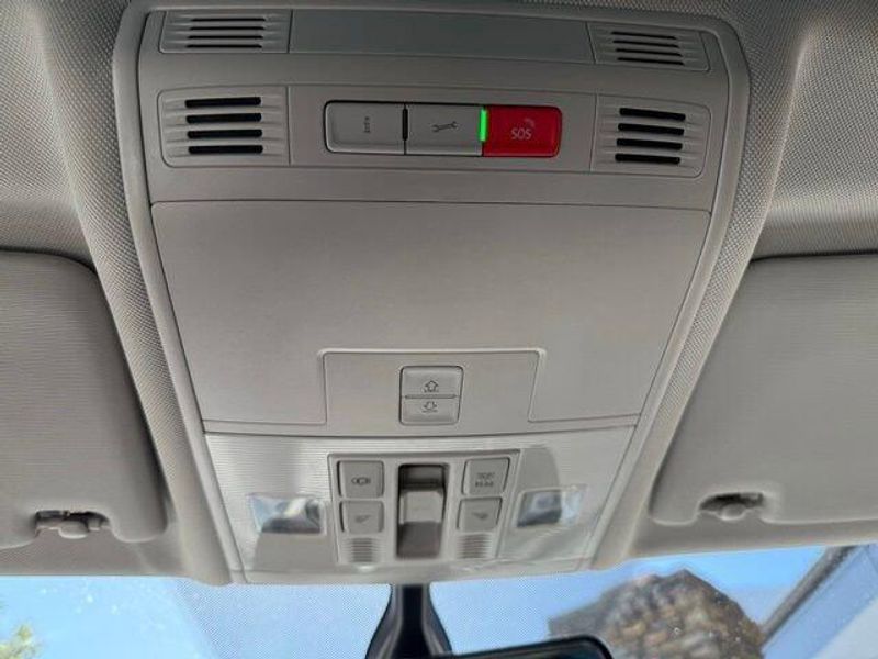 Used 2021 Volkswagen Tiguan SE