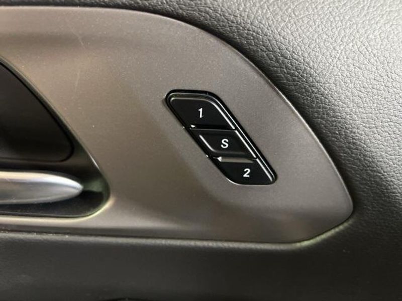 2025 Chrysler Pacifica SelectImage 10