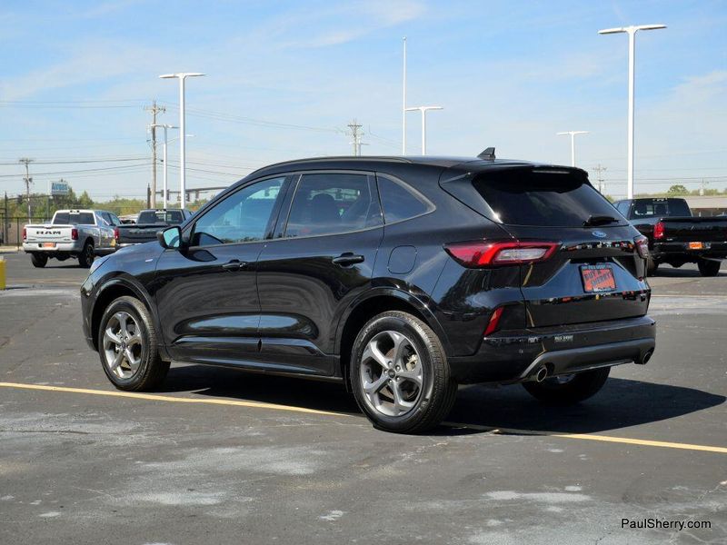 2024 Ford Escape ST-Line photo 5